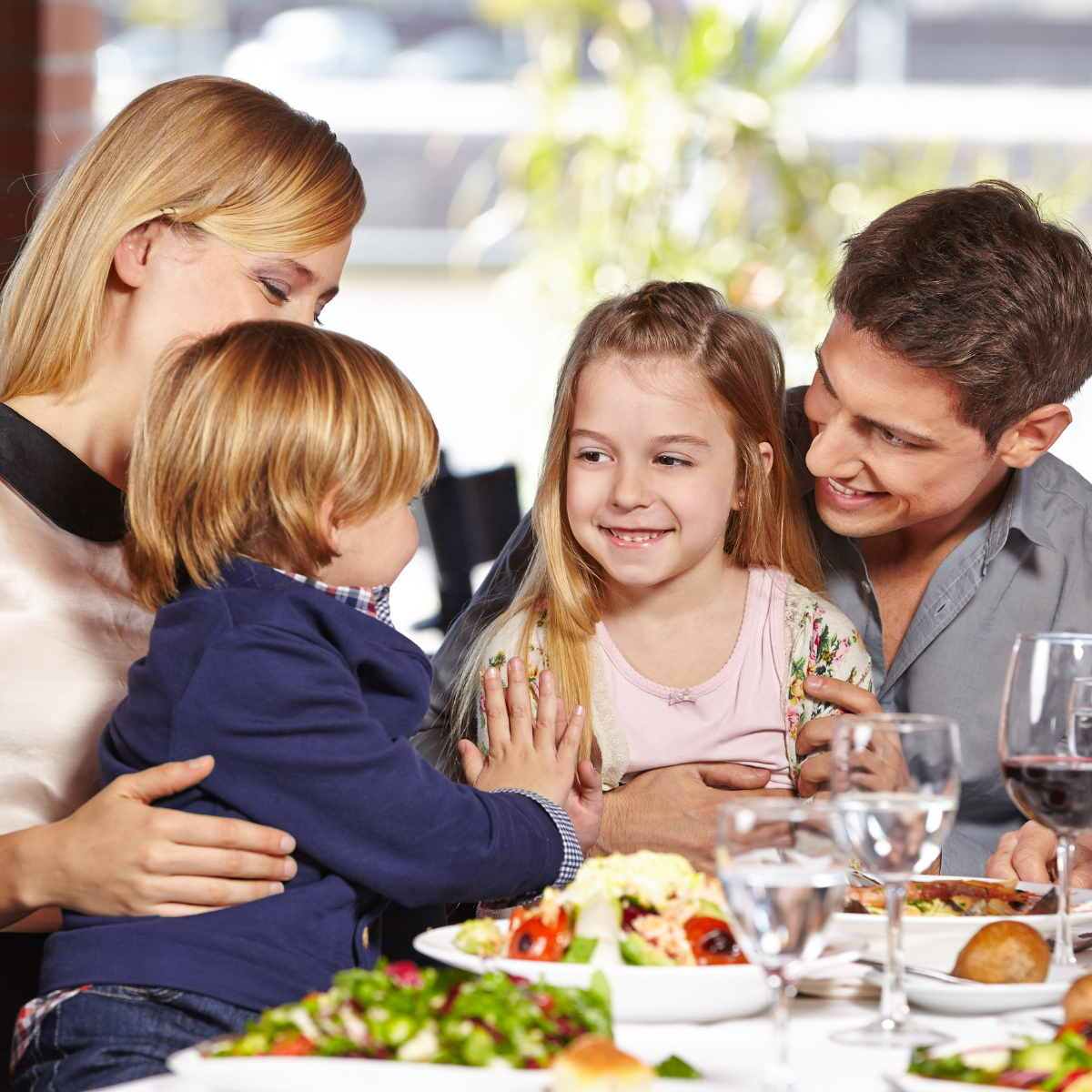 Crea una experiencia familiar en tu negocio con las Periqueras para niños 