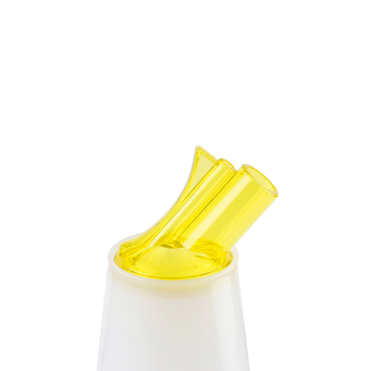 Bote de Plástico con Boquilla Amarilla de 32 oz PourMaster