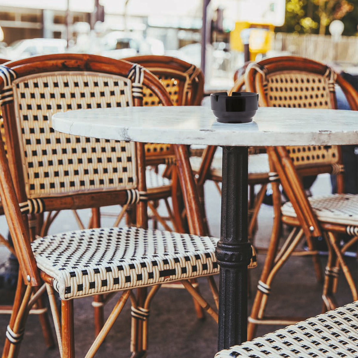 Cenicero de Plástico 8 x 3 cm  Color Negro