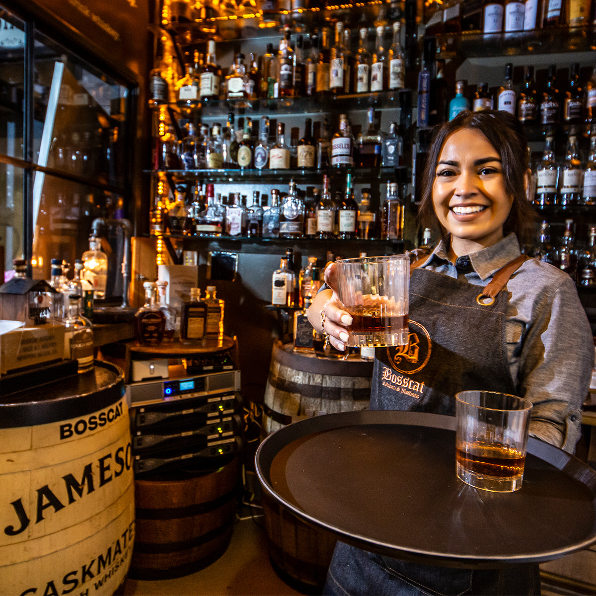 Charola Antideslizante Redonda de 40 cm Color Negra