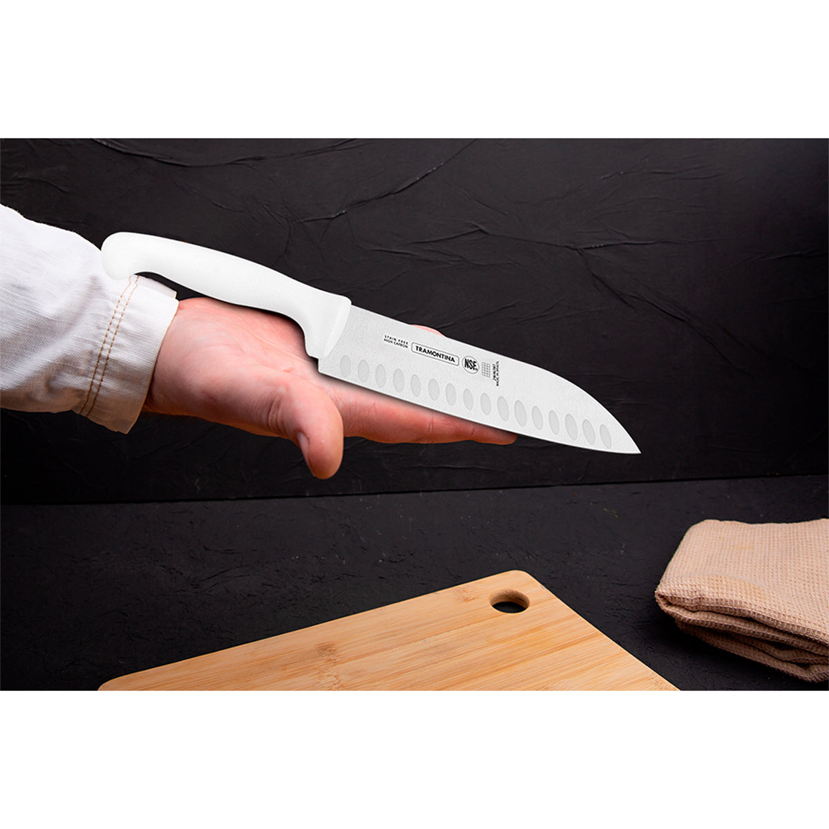 Cuchillo Santoku de 7 Pulgadas con Mango en Color Blanco
