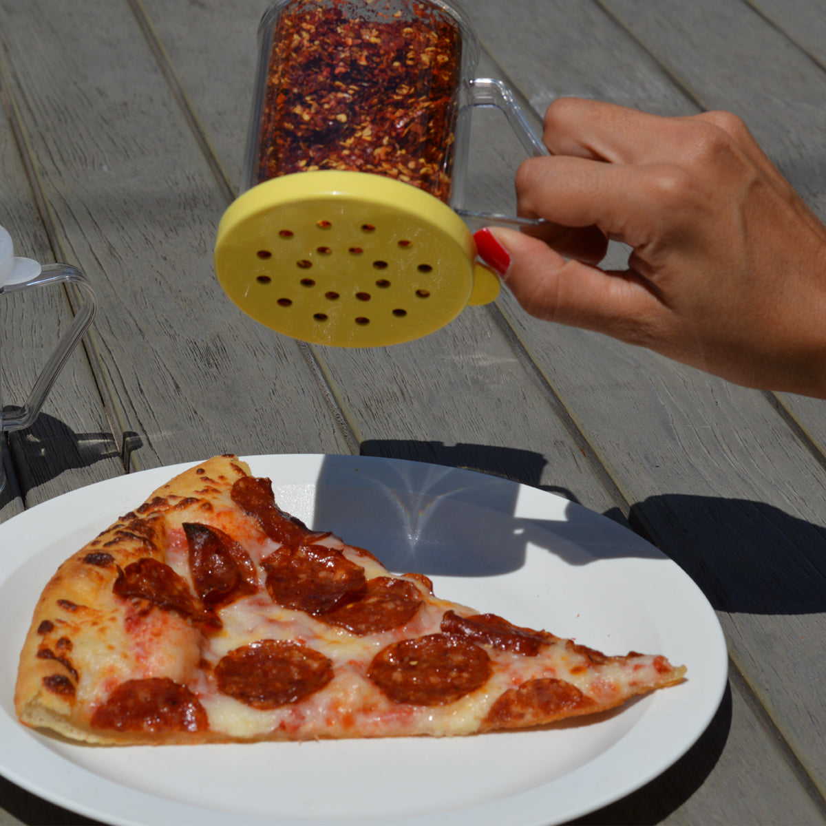 Espolvoreador con Tapa para Queso Capacidad 10 oz