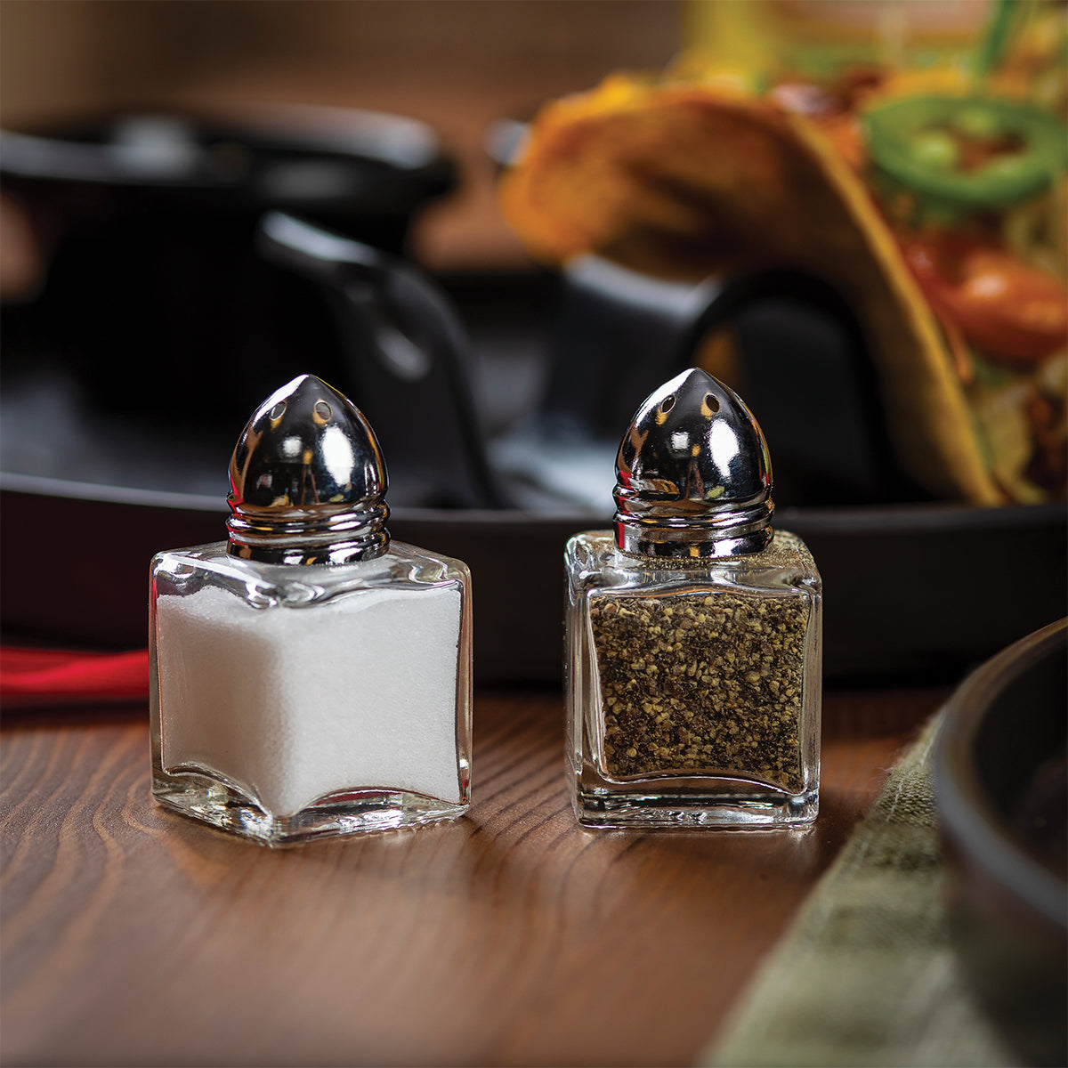 Salero y Pimentero con Tapa Cromada